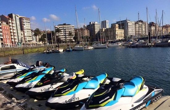 Motos de agua en Gijón